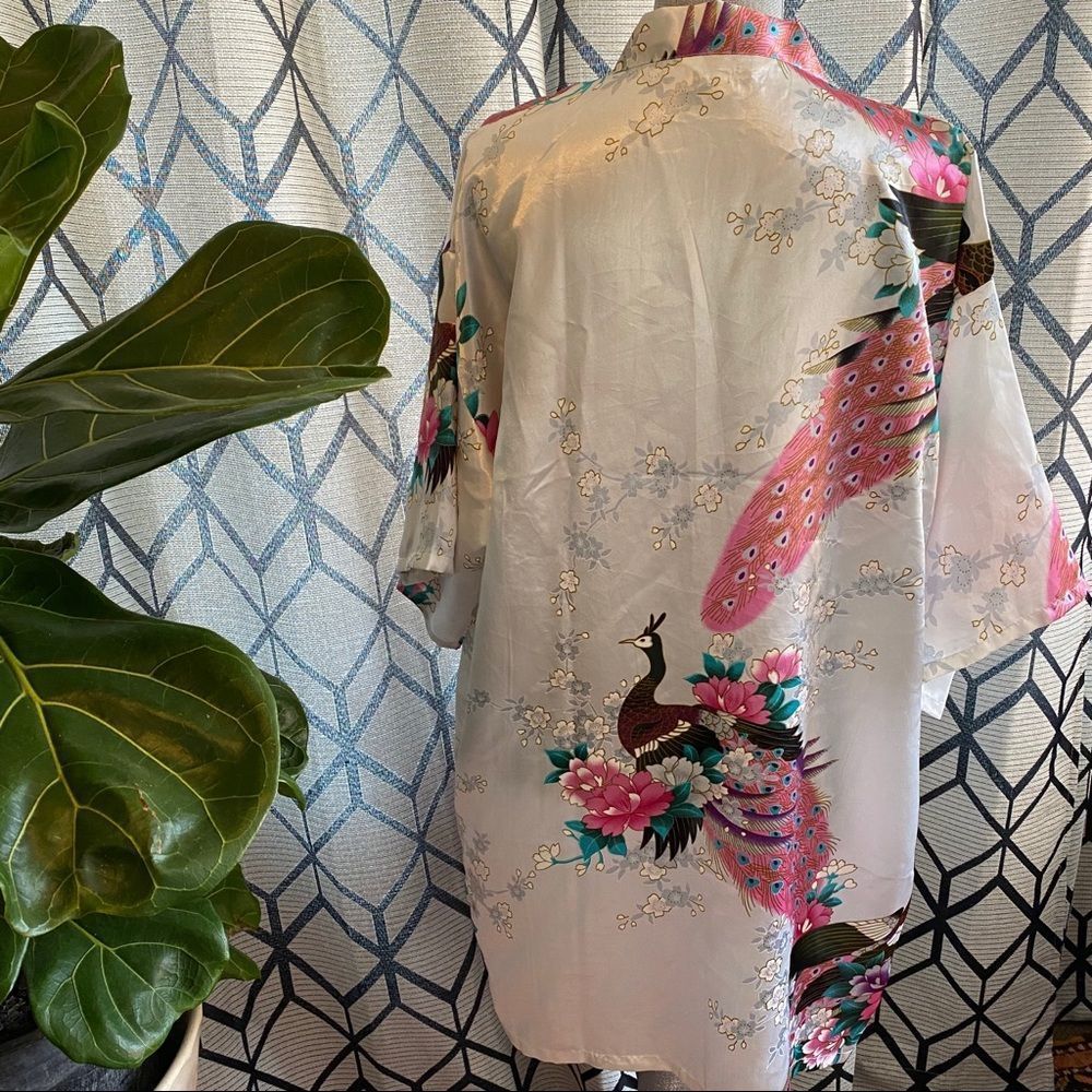 Kimono white with peacocks - Picture 4 of 5